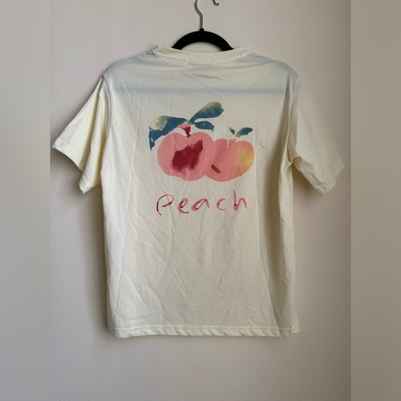 Dazy Tops - Dazy Peach Graphic Tee - Size Small